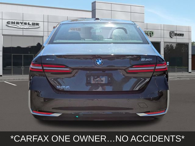 Used 2024 BMW 530i xDrive w/ Premium Package image 4