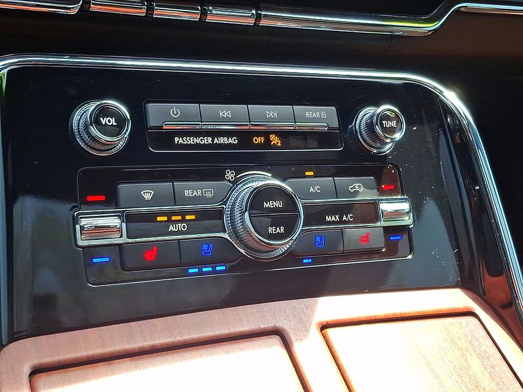 Certified 2024 Lincoln Navigator Reserve AWD/4WD image 19