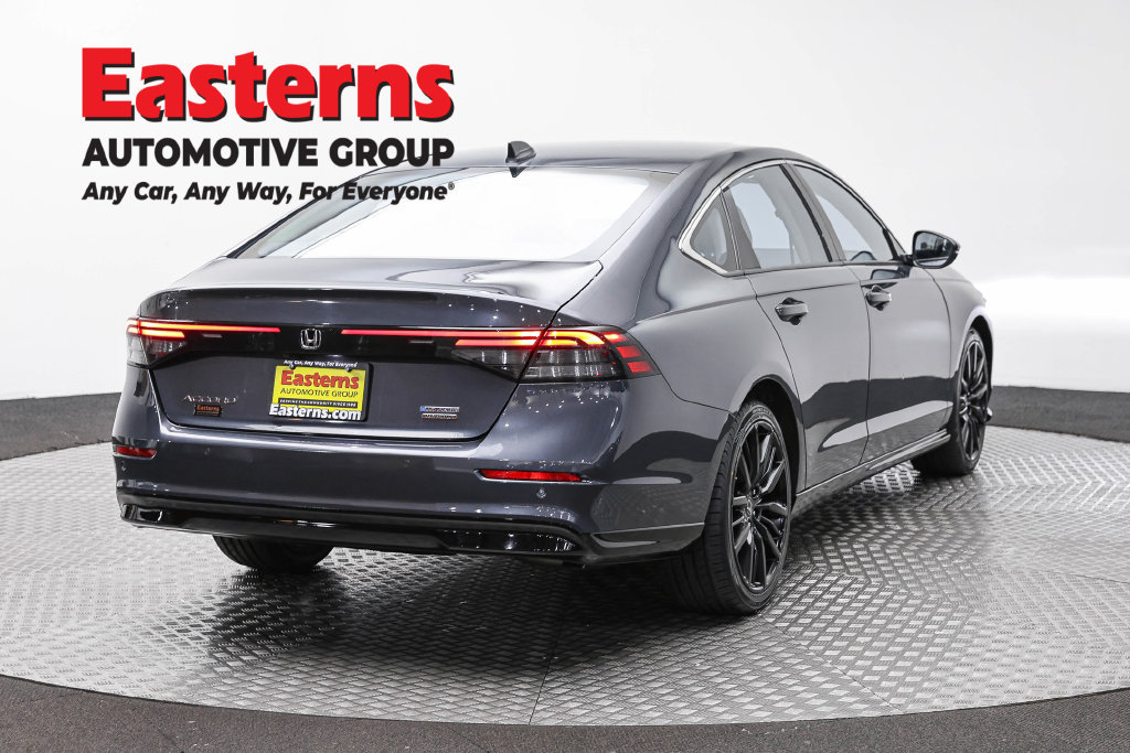 Used 2023 Honda Accord Touring image 7