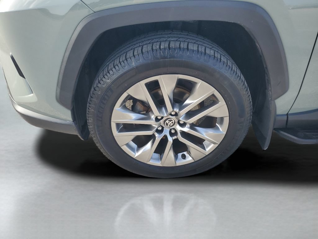 Used 2022 Toyota RAV4 XLE Premium AWD/4WD image 26