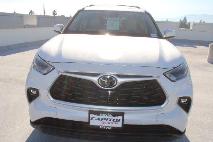 Certified 2022 Toyota Highlander XLE image 7