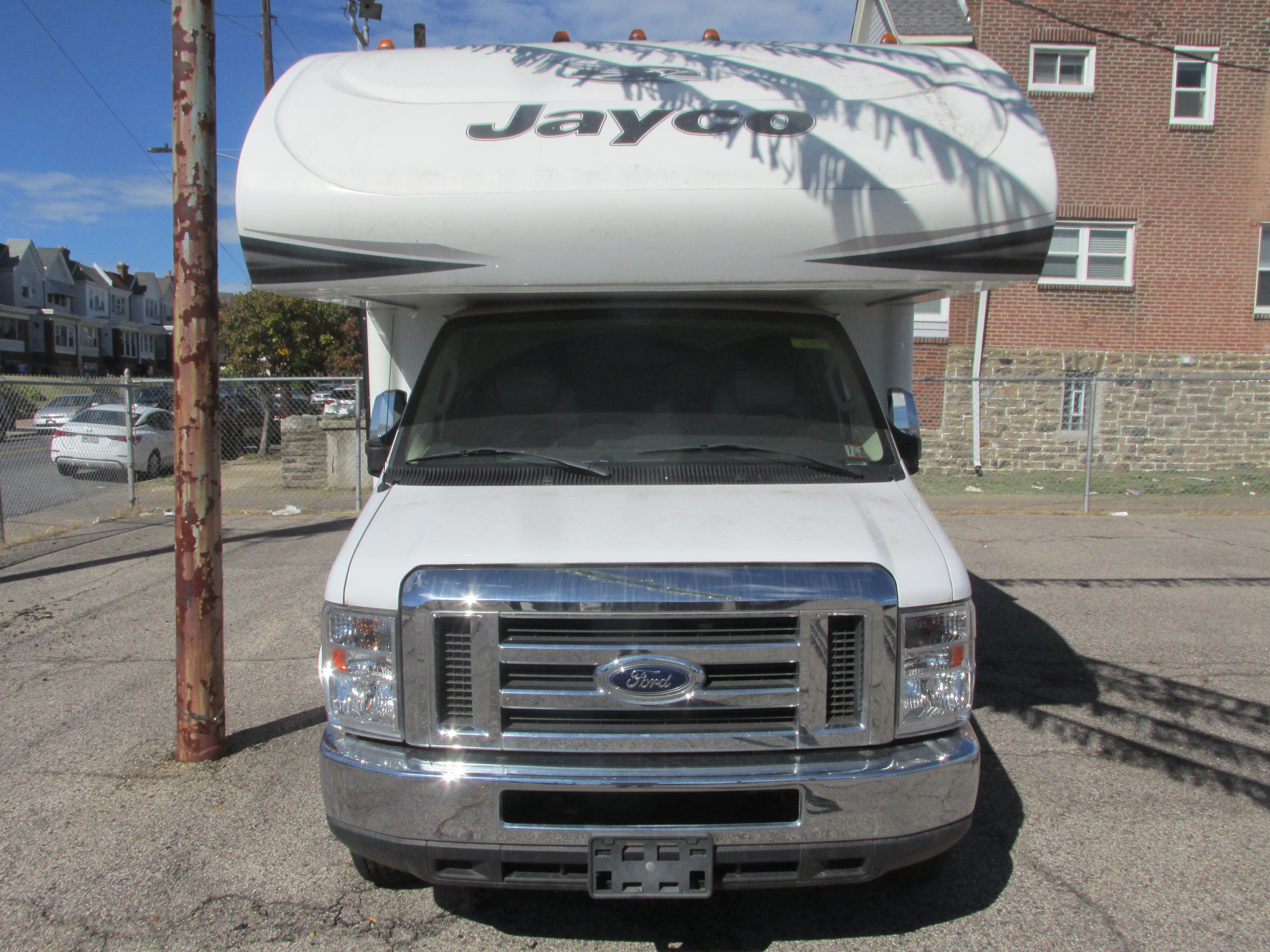 Used 2019 Ford E-450 and Econoline 450 Super Duty w/ Motorhome Prep Package RWD image 2