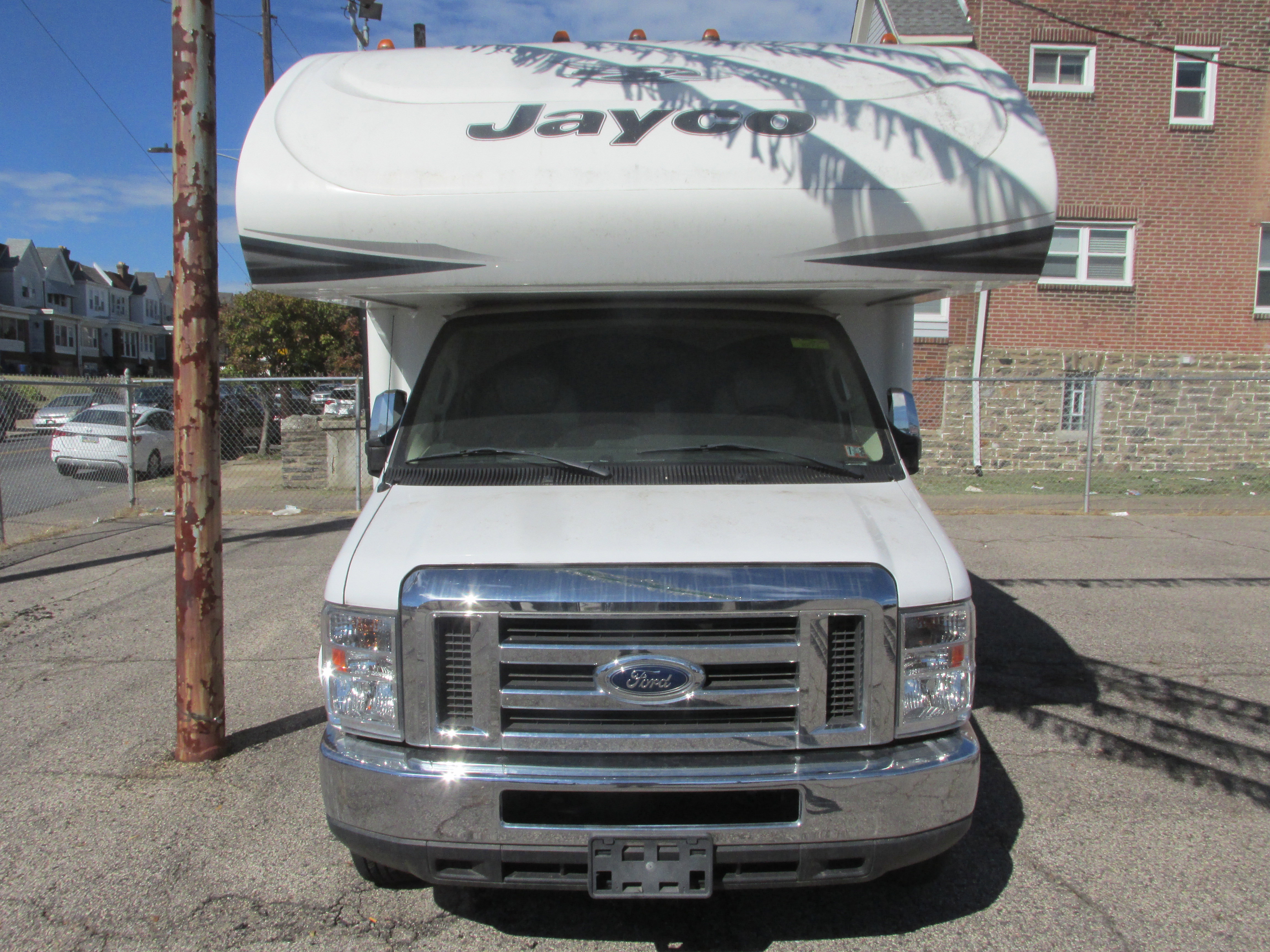 Used 2019 Ford E-450 and Econoline 450 Super Duty w/ Motorhome Prep Package RWD image 2