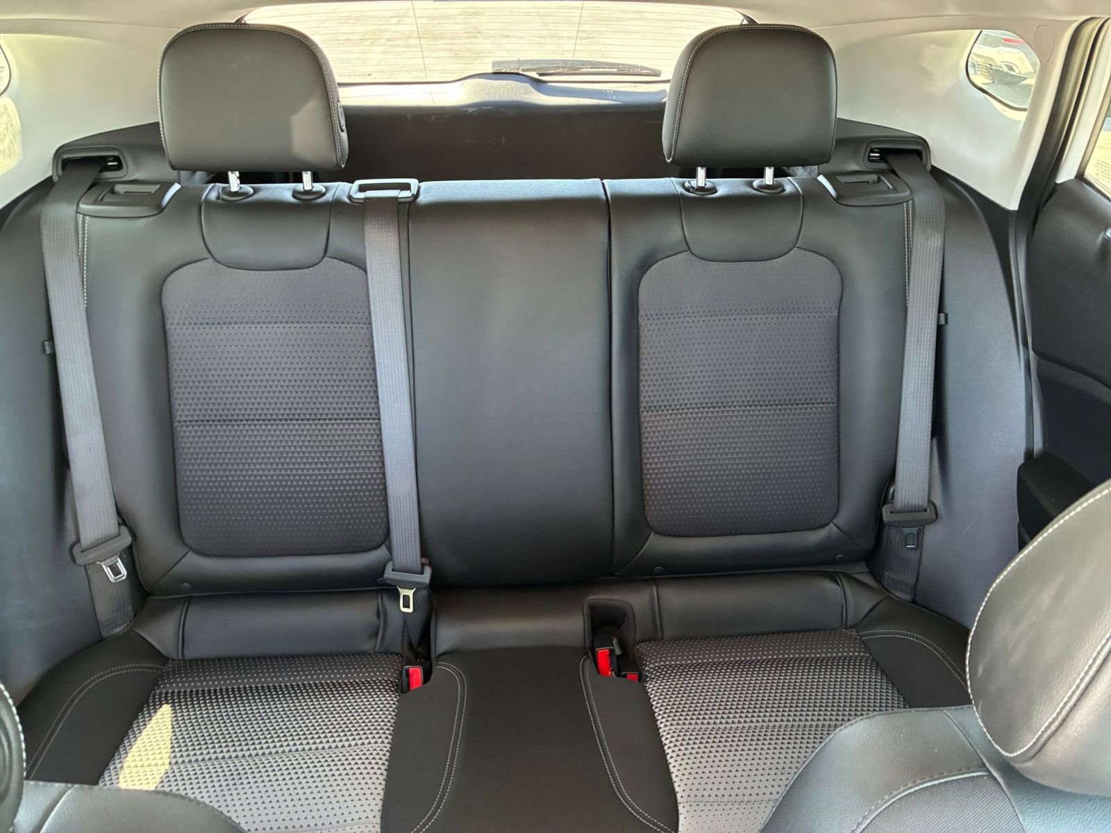 Used 2025 Chevrolet Trax LT w/ LT Convenience Package FWD image 37