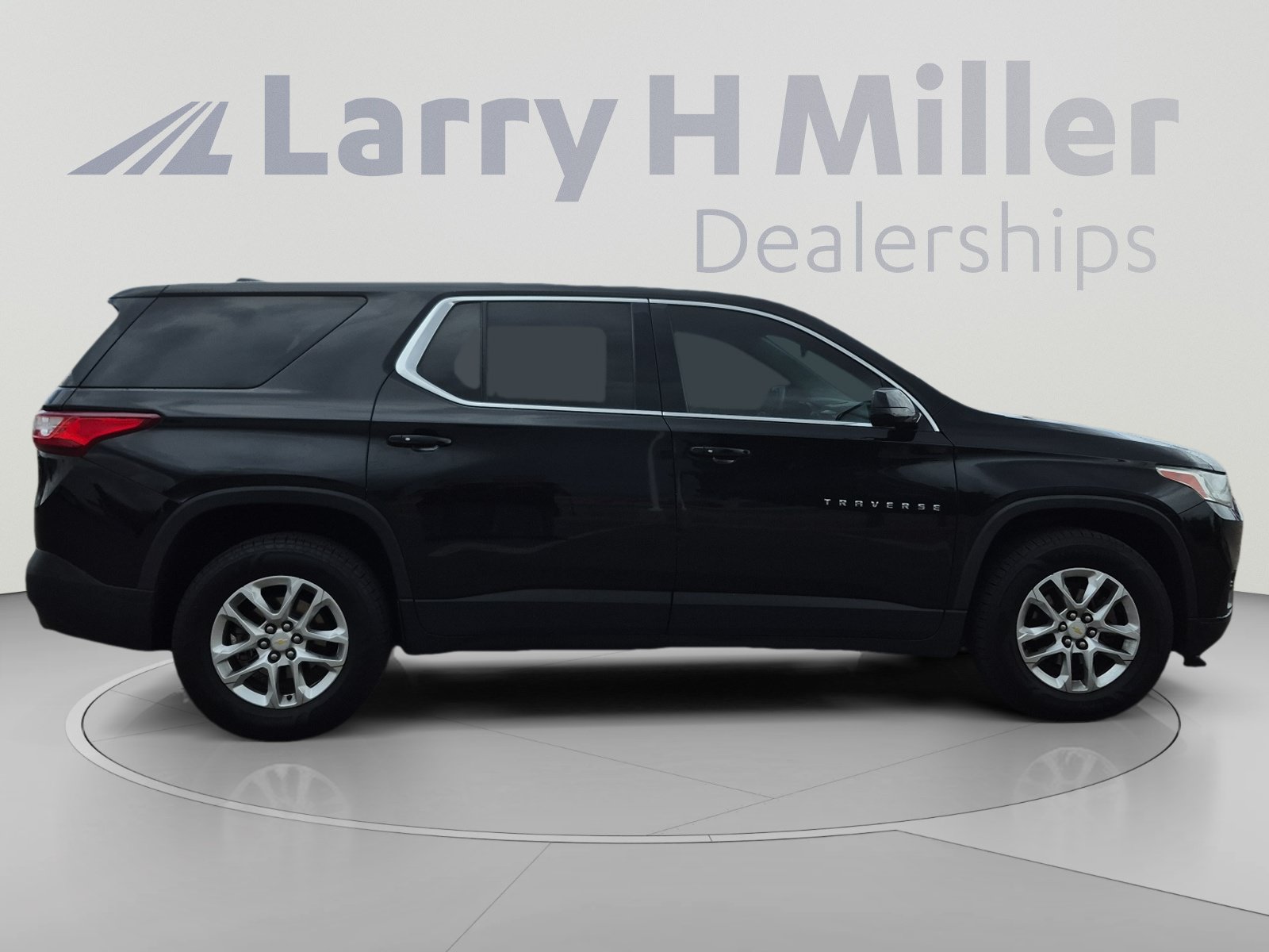 Used 2018 Chevrolet Traverse LS FWD image 6