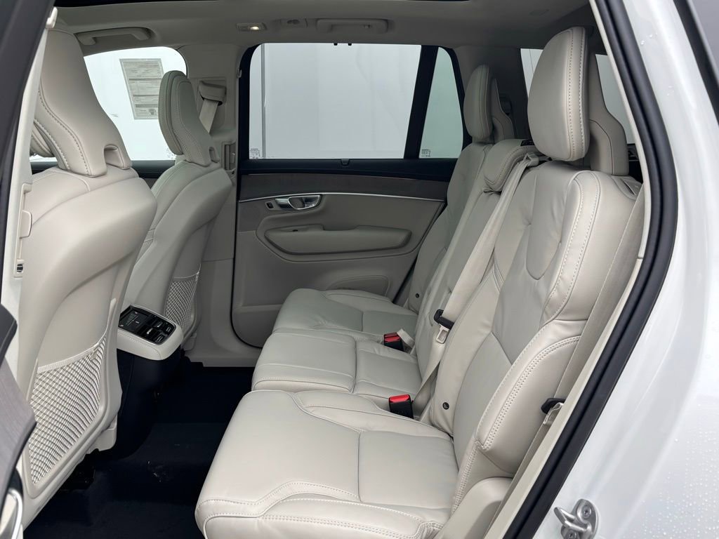New 2026 Volvo XC90 B6 Ultra w/ Protection Package AWD/4WD image 16