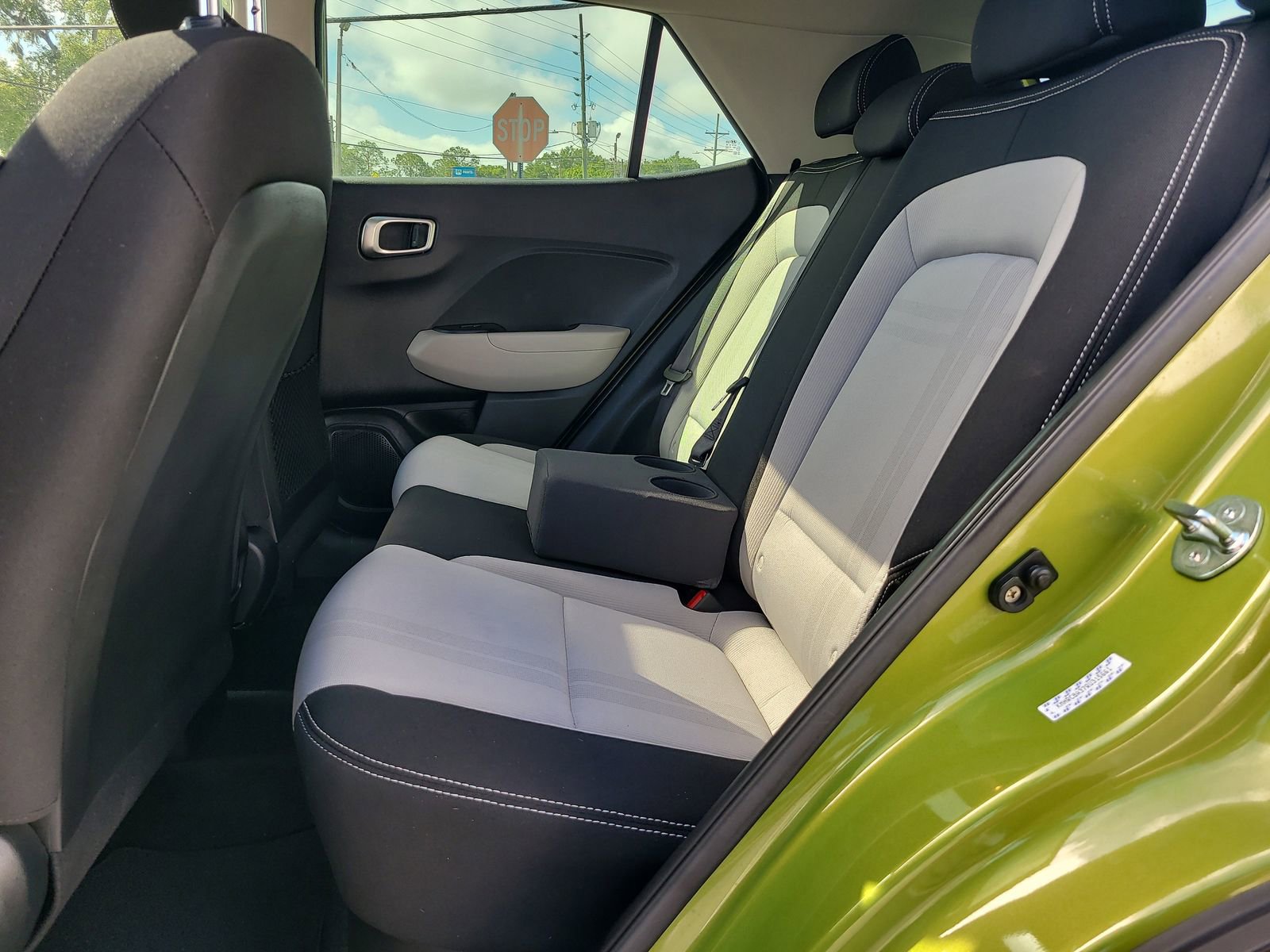 Used 2024 Hyundai Venue SEL FWD image 9