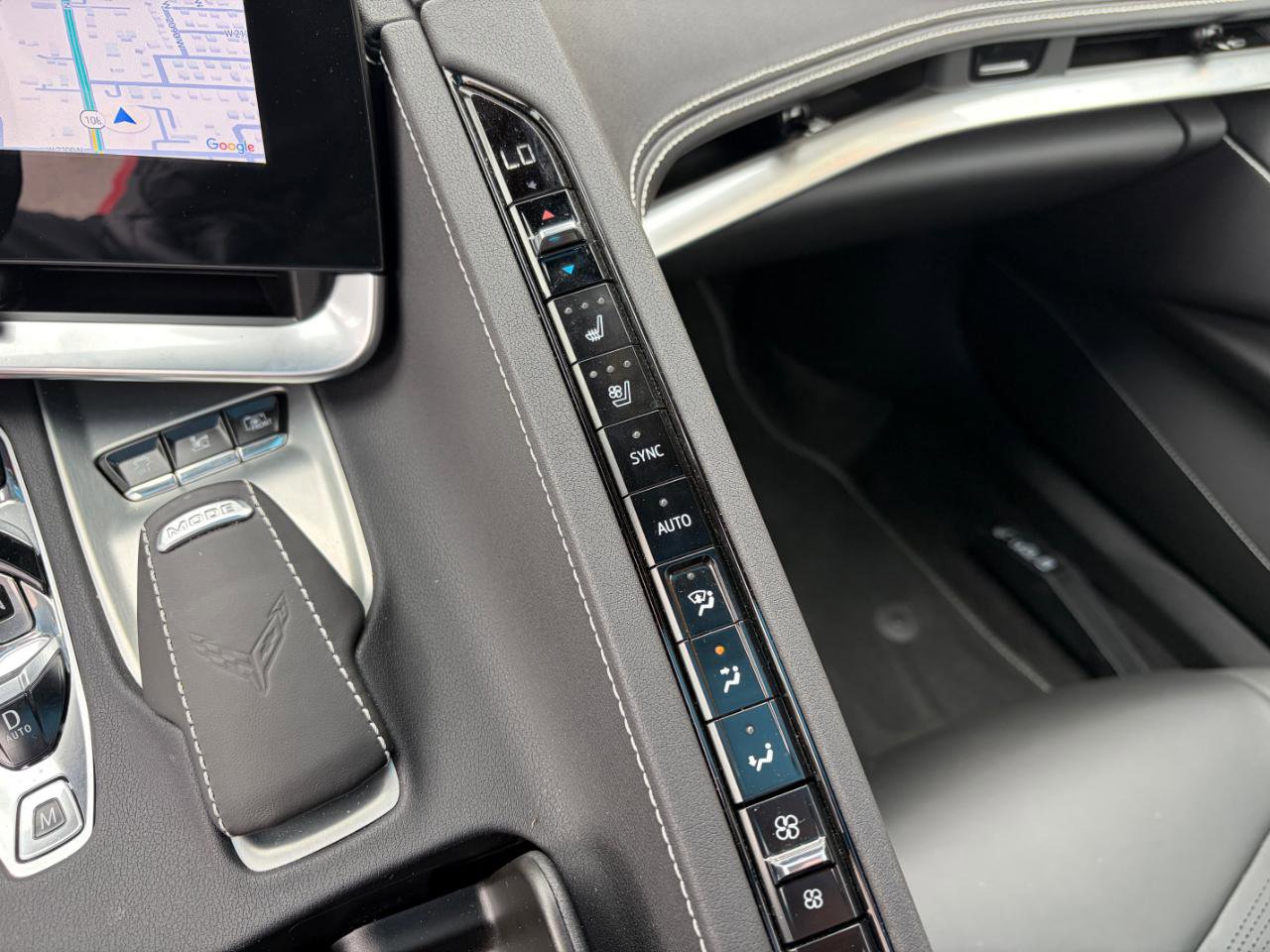 Used 2024 Chevrolet Corvette Stingray Preferred Cpe w/ Z51 Performance Package RWD image 19