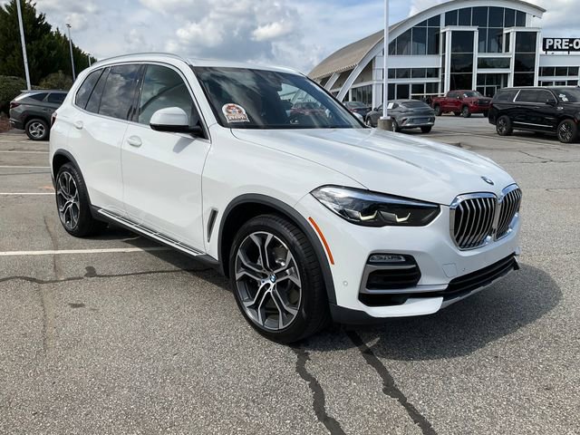 Used 2020 BMW X5 sDrive40i w/ Luxury Seating Package image 3