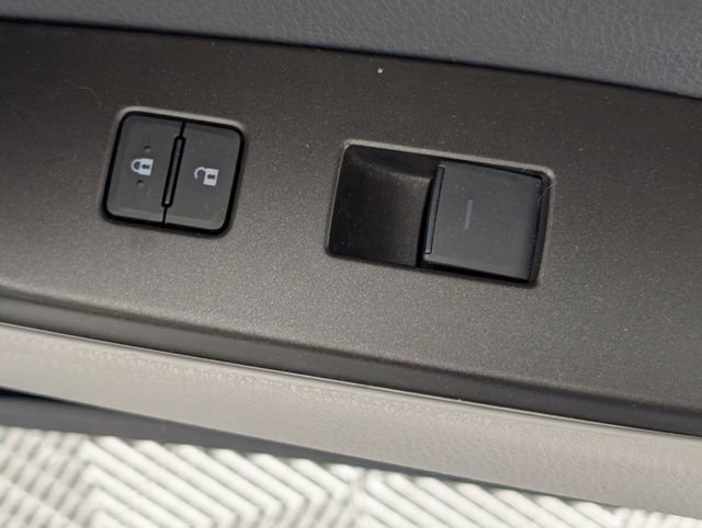 Used 2023 Toyota Camry SE image 31