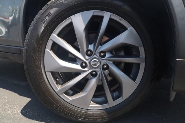 Used 2016 Nissan Rogue SL w/ SL Premium Package AWD/4WD image 2