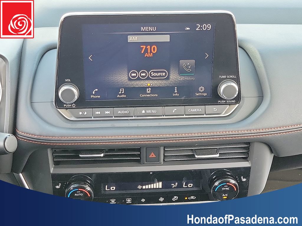 Used 2025 Nissan Rogue SV image 15