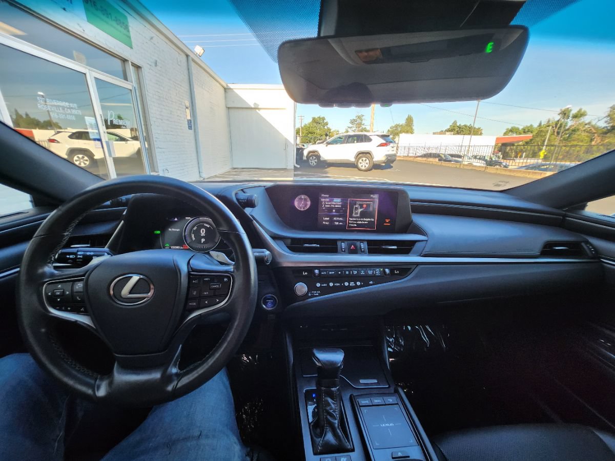 Used 2021 Lexus ES 300h w/ Accessory Package 2 FWD image 15