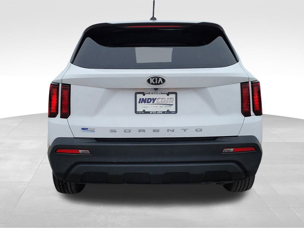Used 2021 Kia Sorento LX image 5