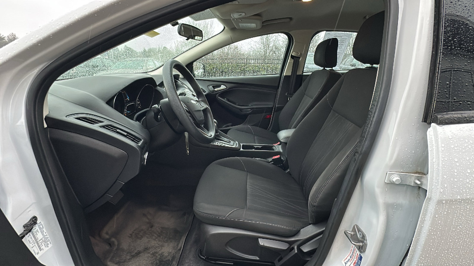 Used 2018 Ford Focus SE image 12