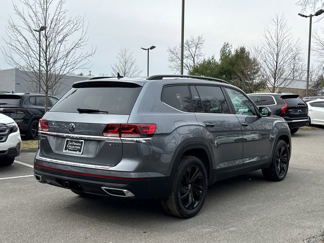 Certified 2023 Volkswagen Atlas SE w/ Black Wheel Package image 4