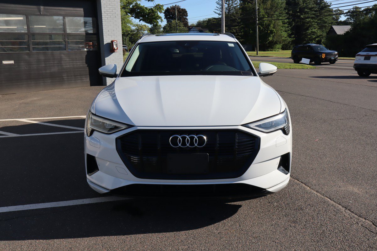 Used 2021 Audi e-tron Premium w/ Convenience Plus Package AWD/4WD image 4
