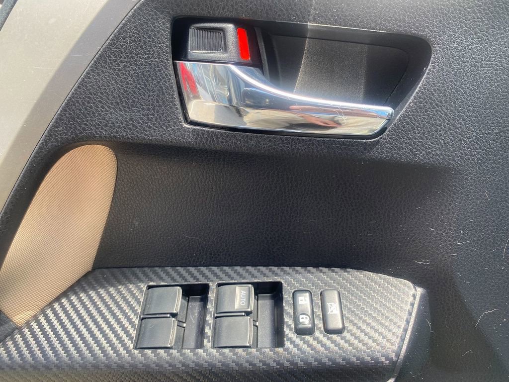 Used 2015 Toyota RAV4 XLE image 36