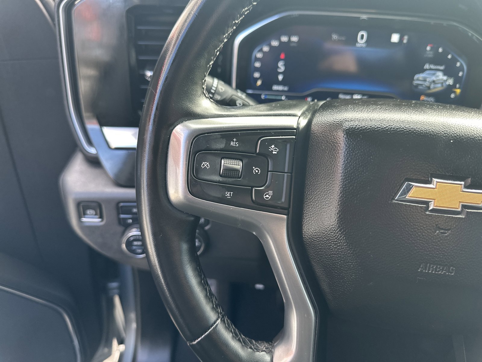 Used 2023 Chevrolet Silverado 1500 LT image 14