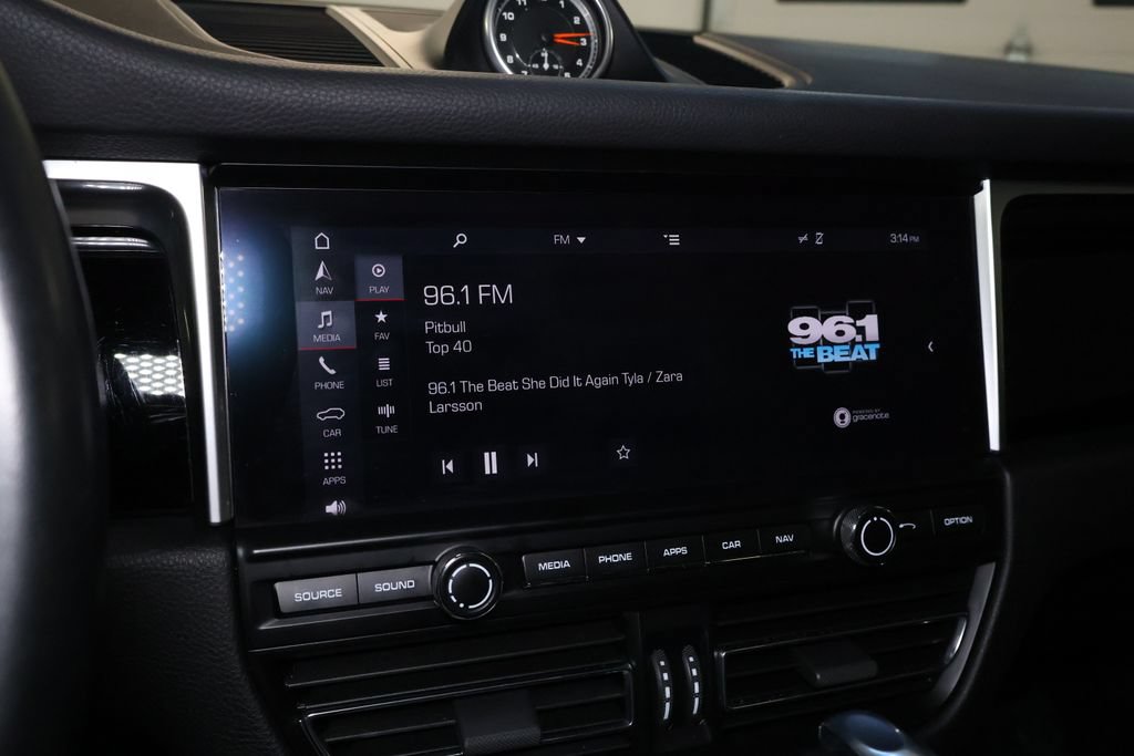 Used 2019 Porsche Macan AWD/4WD image 31