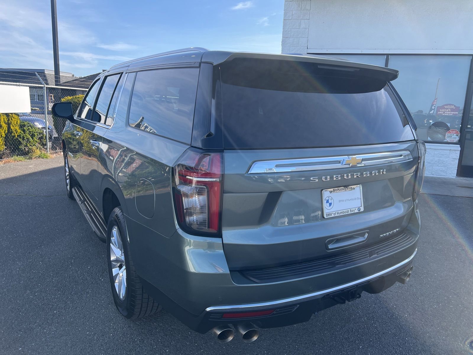 Used 2023 Chevrolet Suburban Premier image 7