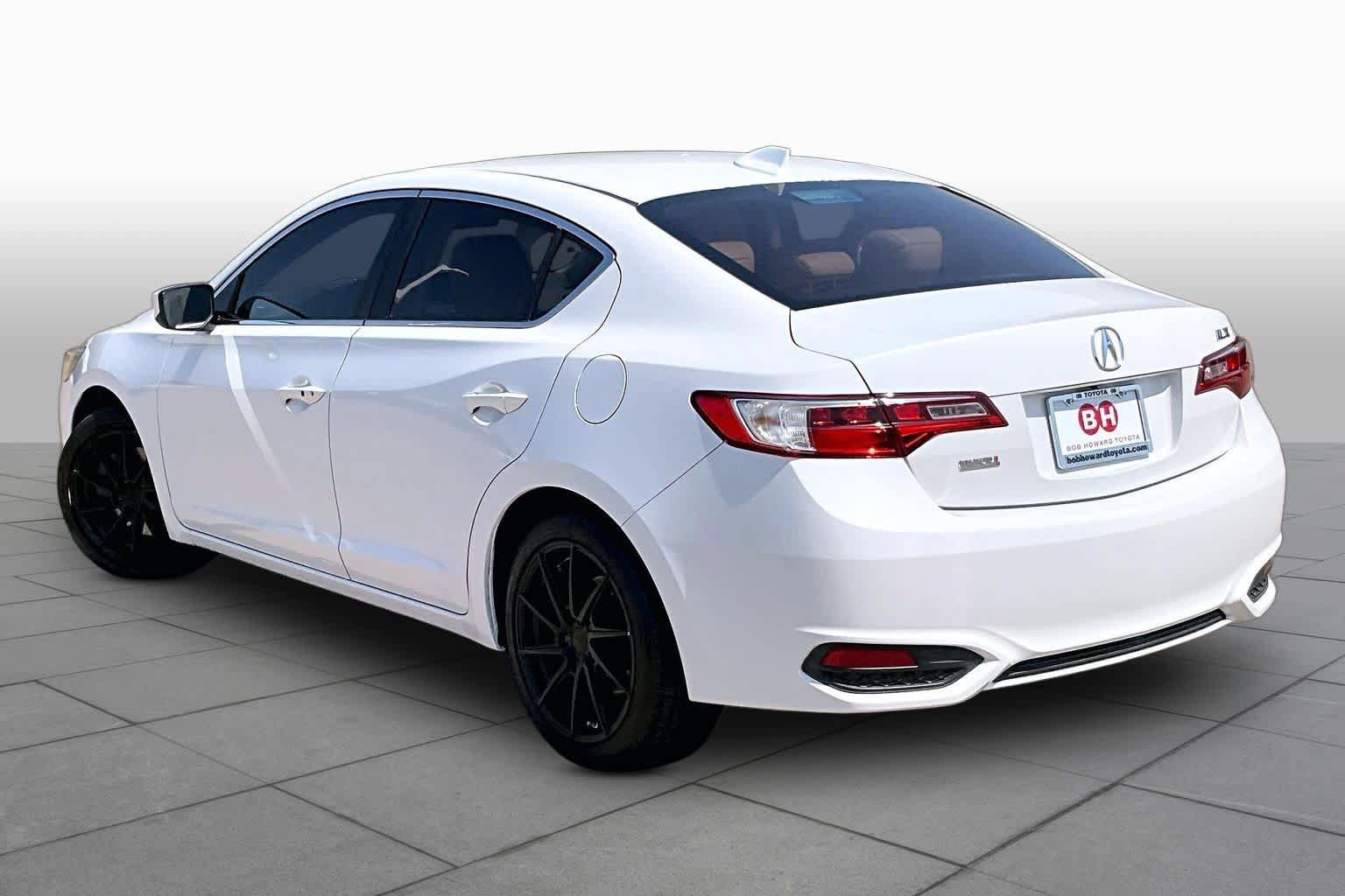 Used 2017 Acura ILX FWD image 12