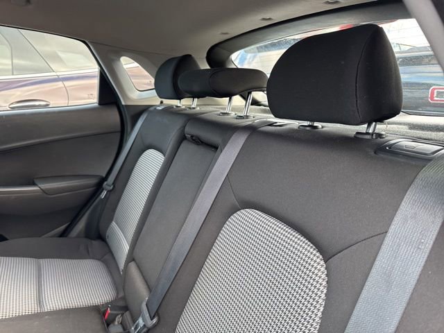 Used 2021 Hyundai Kona SE image 9