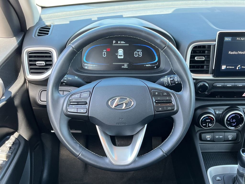 Used 2025 Hyundai Venue SEL FWD image 21