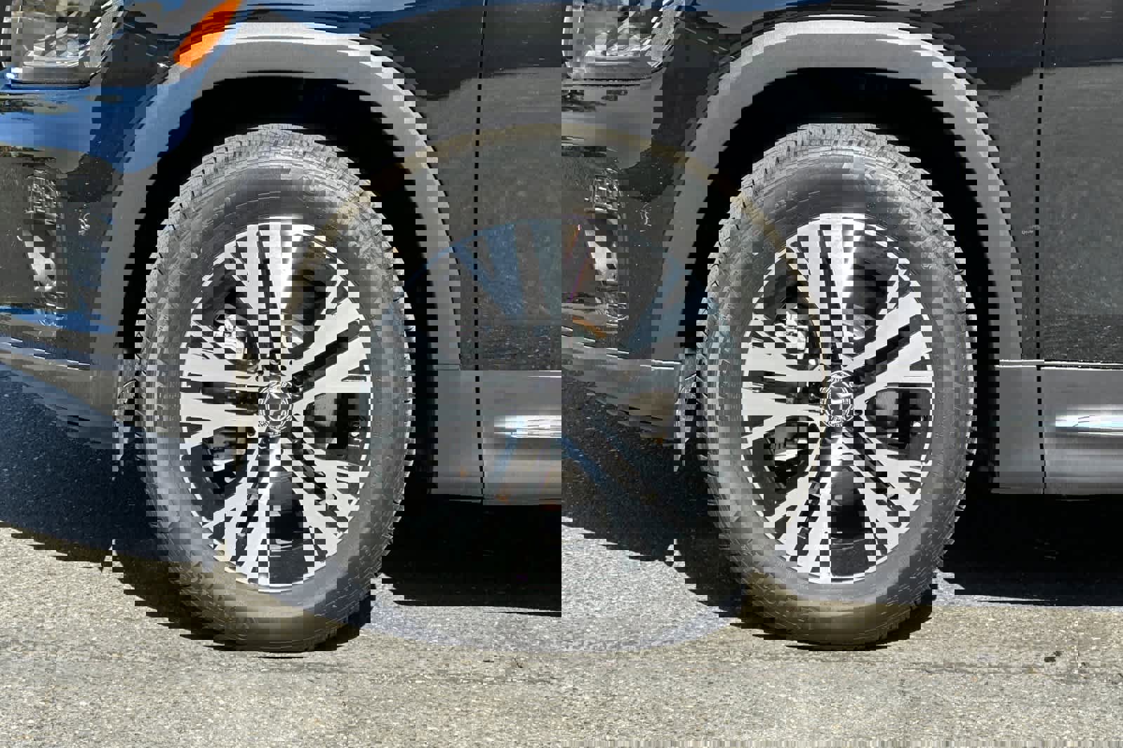 New 2025 Mercedes-Benz GLB 250 4MATIC image 24