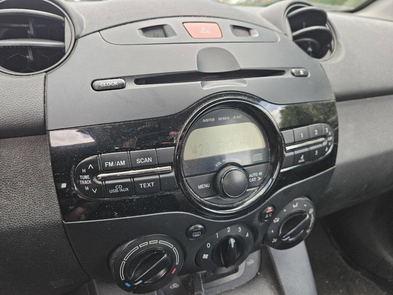 Used 2013 MAZDA MAZDA2 Sport FWD image 16