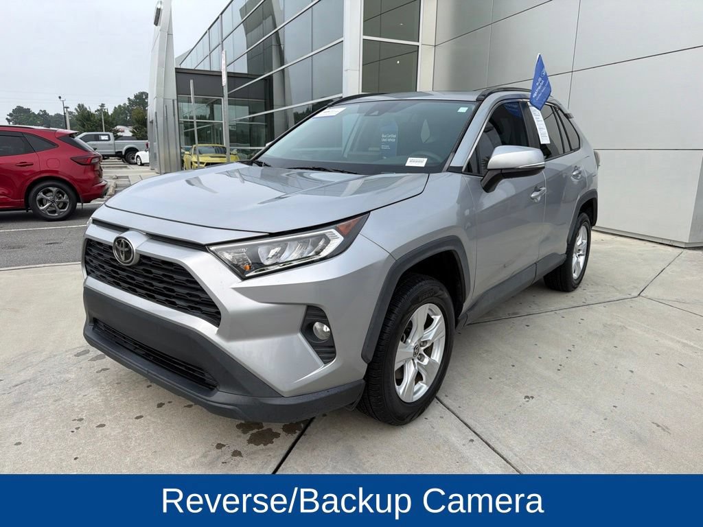 Used 2021 Toyota RAV4 XLE w/ Convenience Package FWD image 4