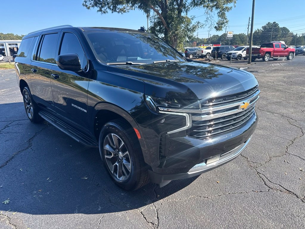 Used 2023 Chevrolet Suburban LT RWD image 17