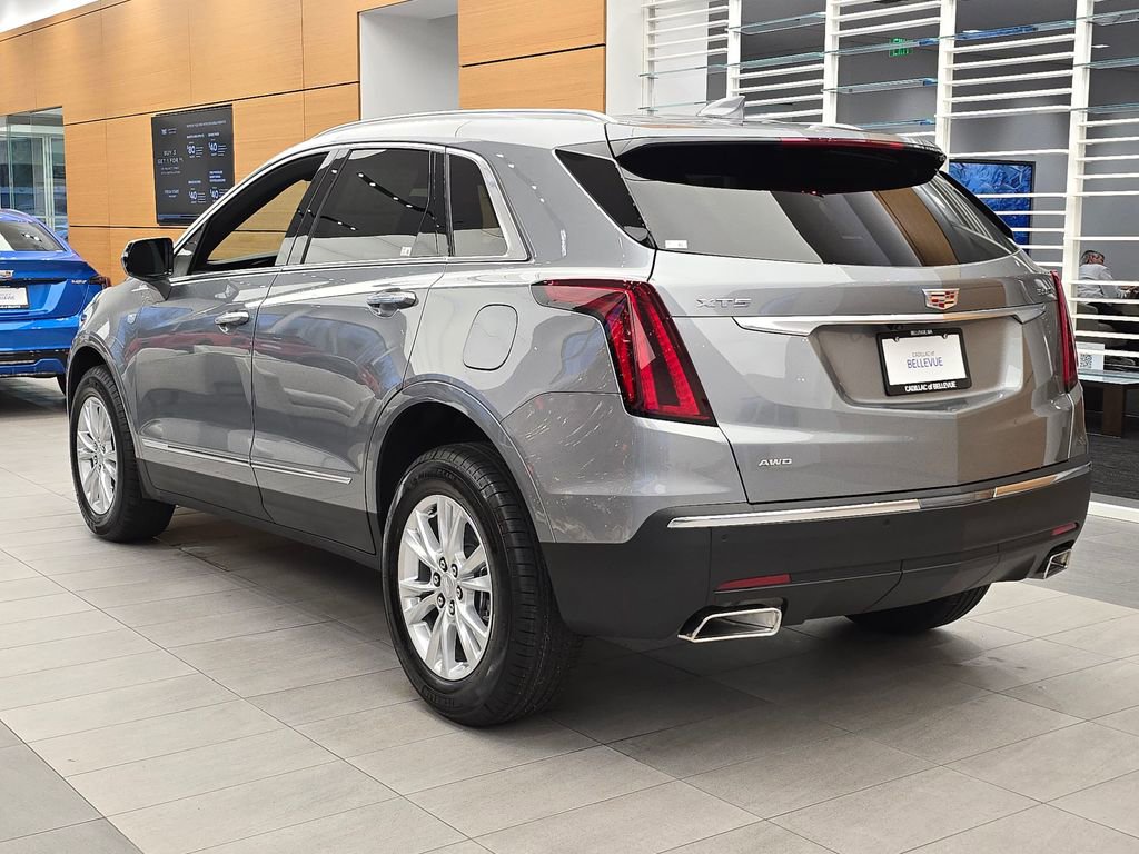 New 2025 Cadillac XT5 Luxury image 3