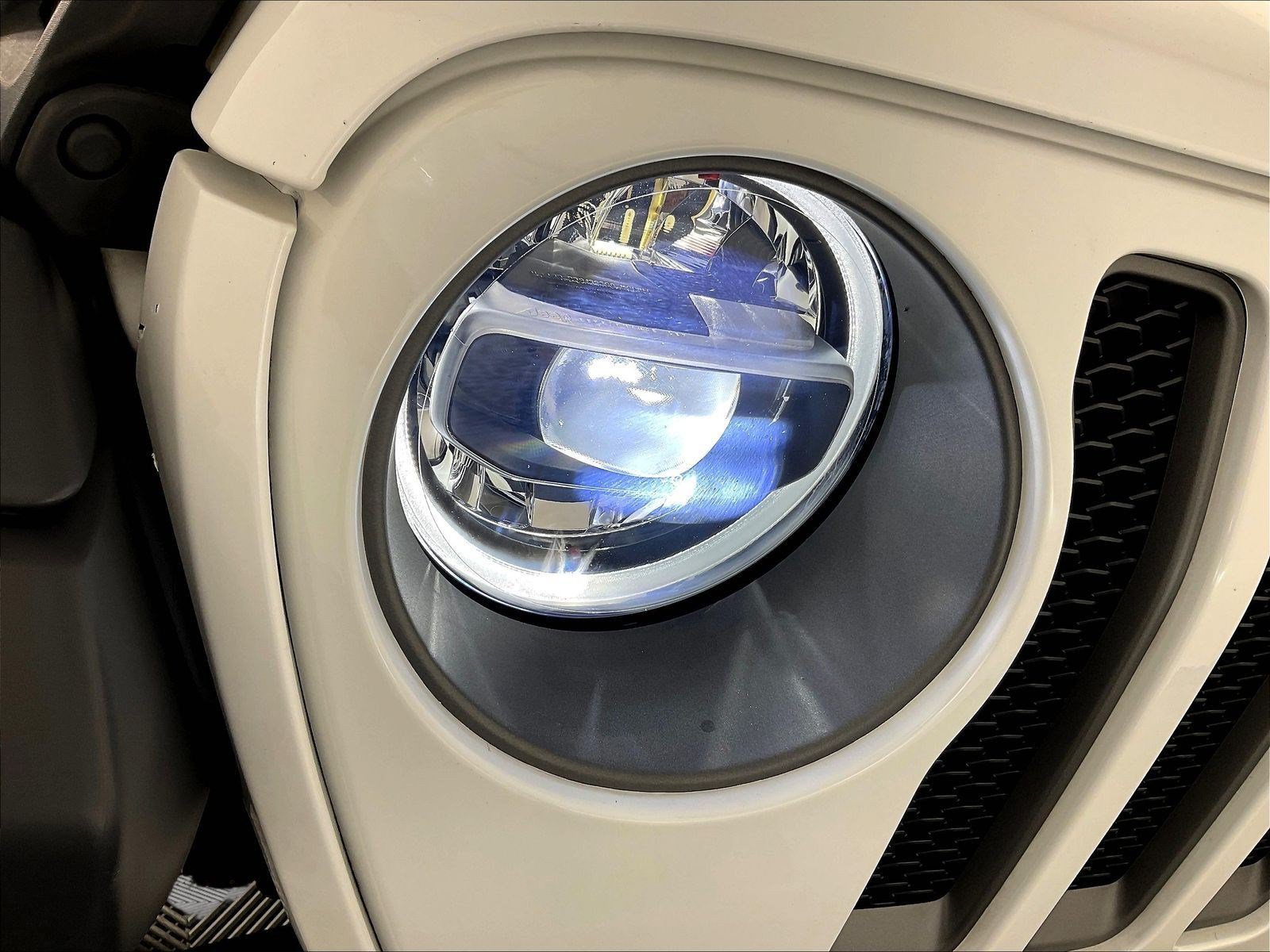 Used 2020 Jeep Wrangler Rubicon w/ LED Lighting Group AWD/4WD image 31