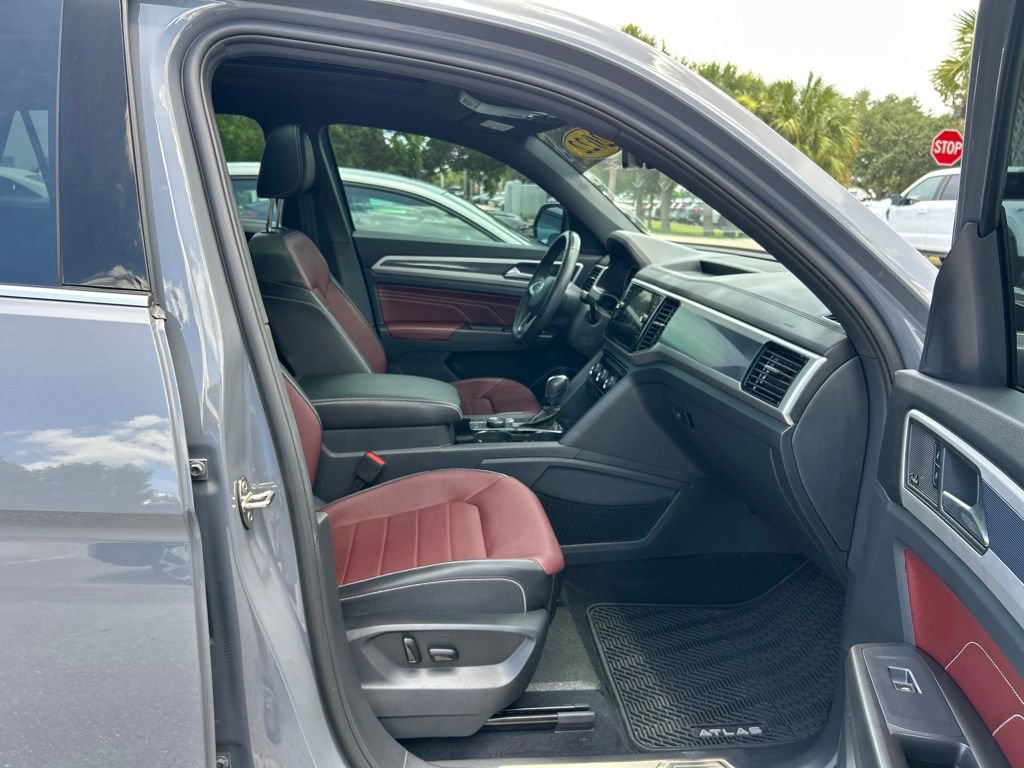 Used 2022 Volkswagen Atlas Cross Sport SEL Premium R-Line AWD/4WD image 42