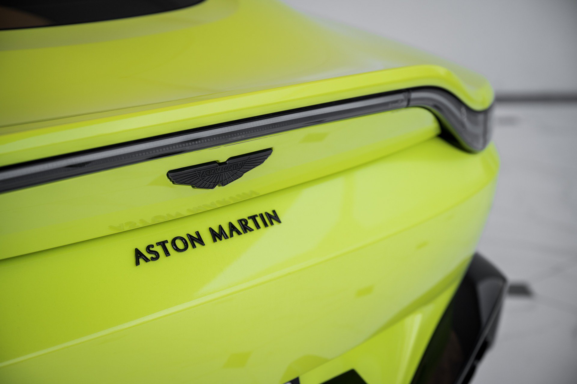 Used 2020 Aston Martin V8 Vantage Coupe RWD image 8