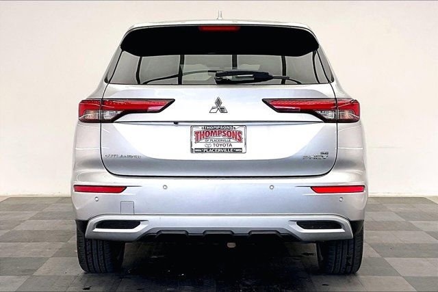 Used 2023 Mitsubishi Outlander SE AWD/4WD image 3