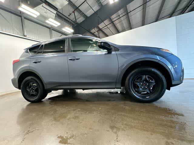 Used 2014 Toyota RAV4 LE AWD/4WD image 3