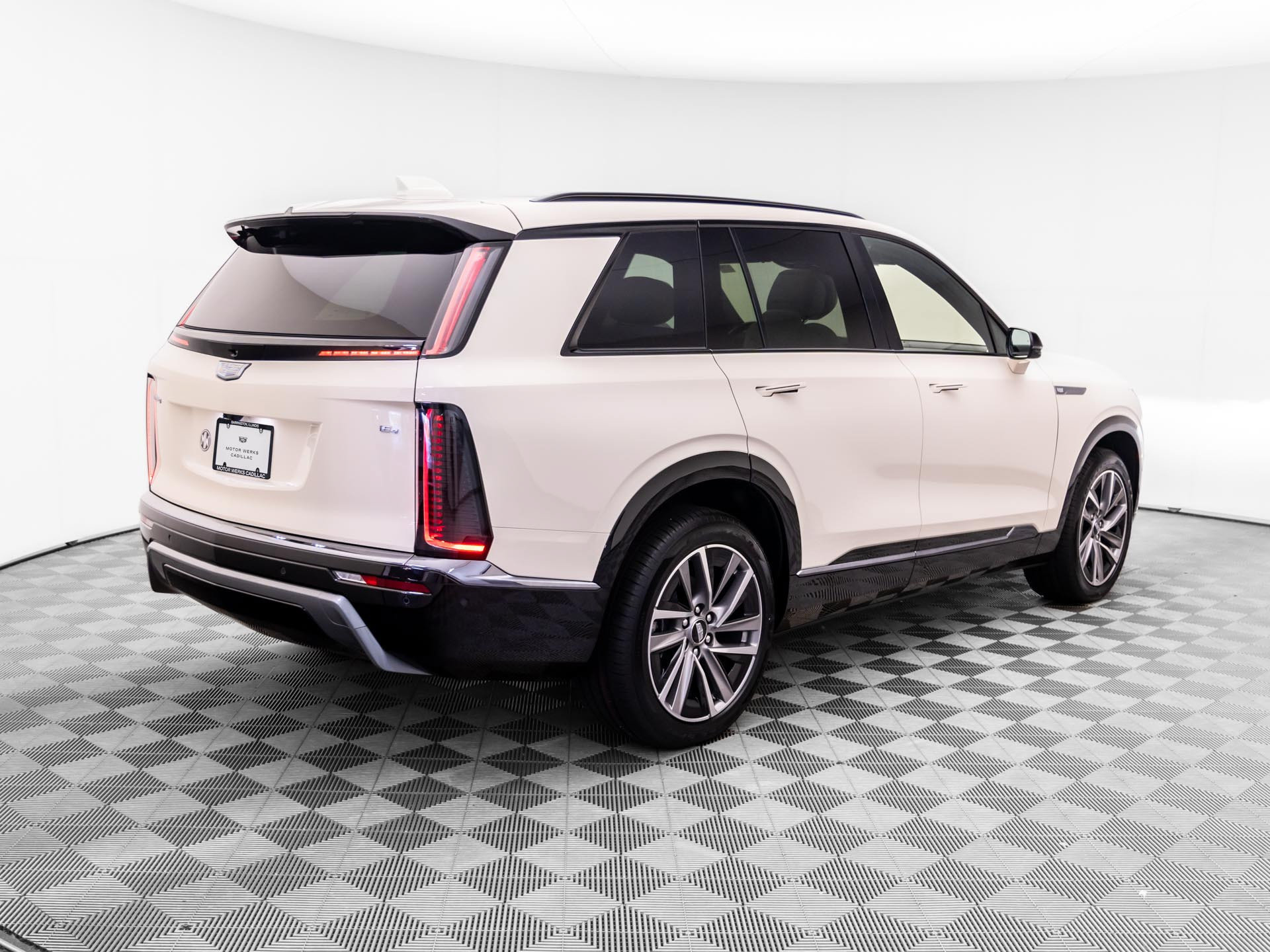New 2027 Cadillac Vistiq Sport w/ LPO, Floor Liner Package AWD/4WD image 5