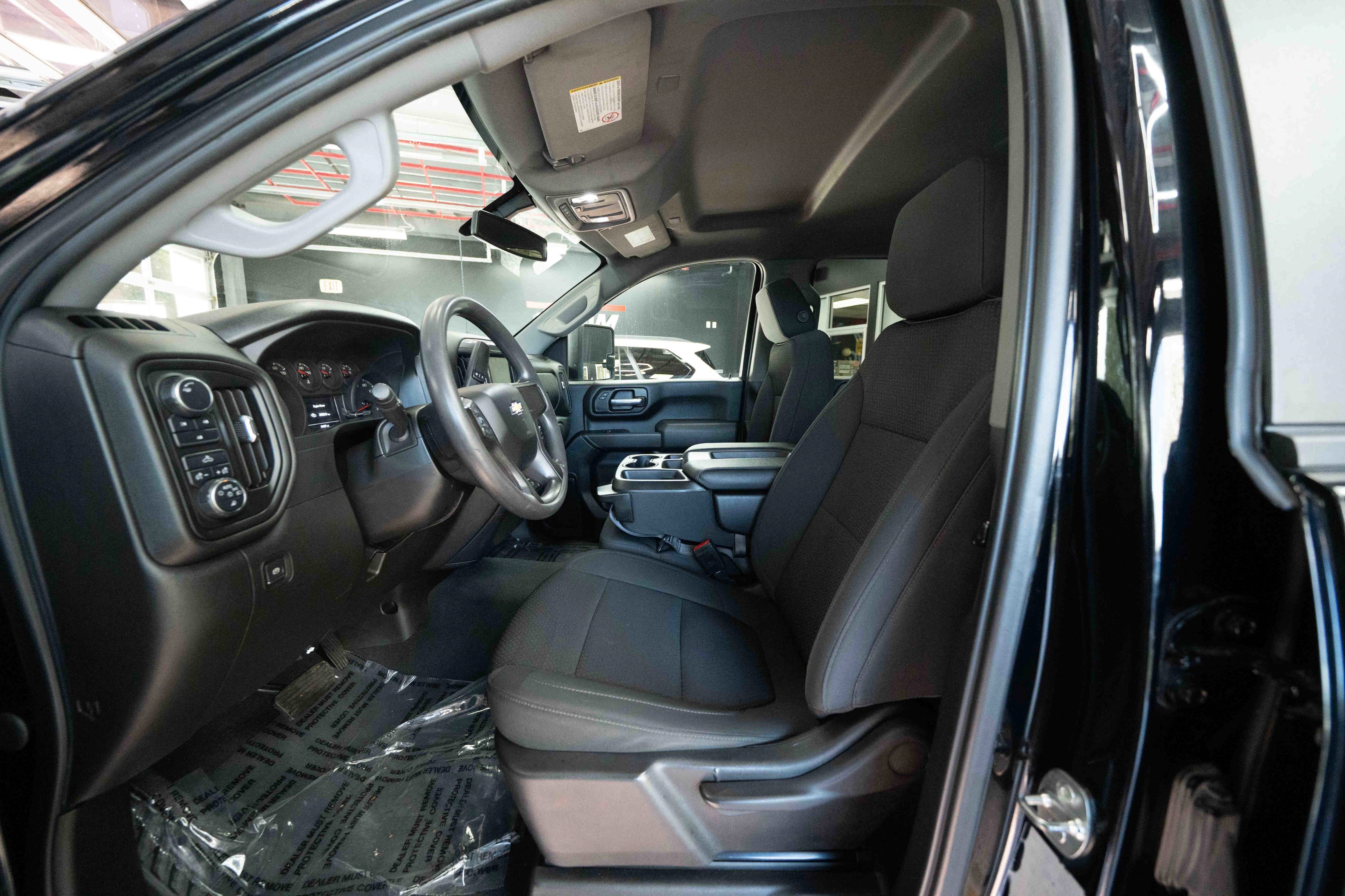 Used 2021 Chevrolet Silverado 2500 Custom w/ Custom Value Package image 9