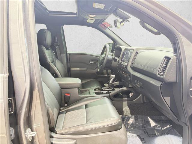 Used 2022 Nissan Frontier PRO-4X w/ Pro-4X Premium Package AWD/4WD image 17