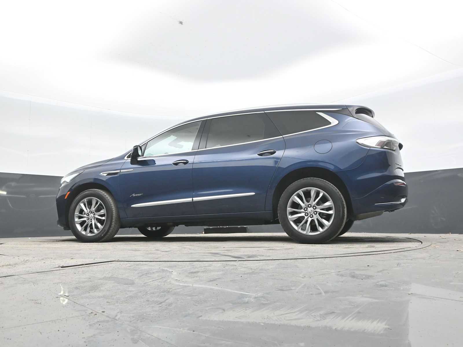 Used 2023 Buick Enclave Avenir w/ Avenir Technology Package image 42