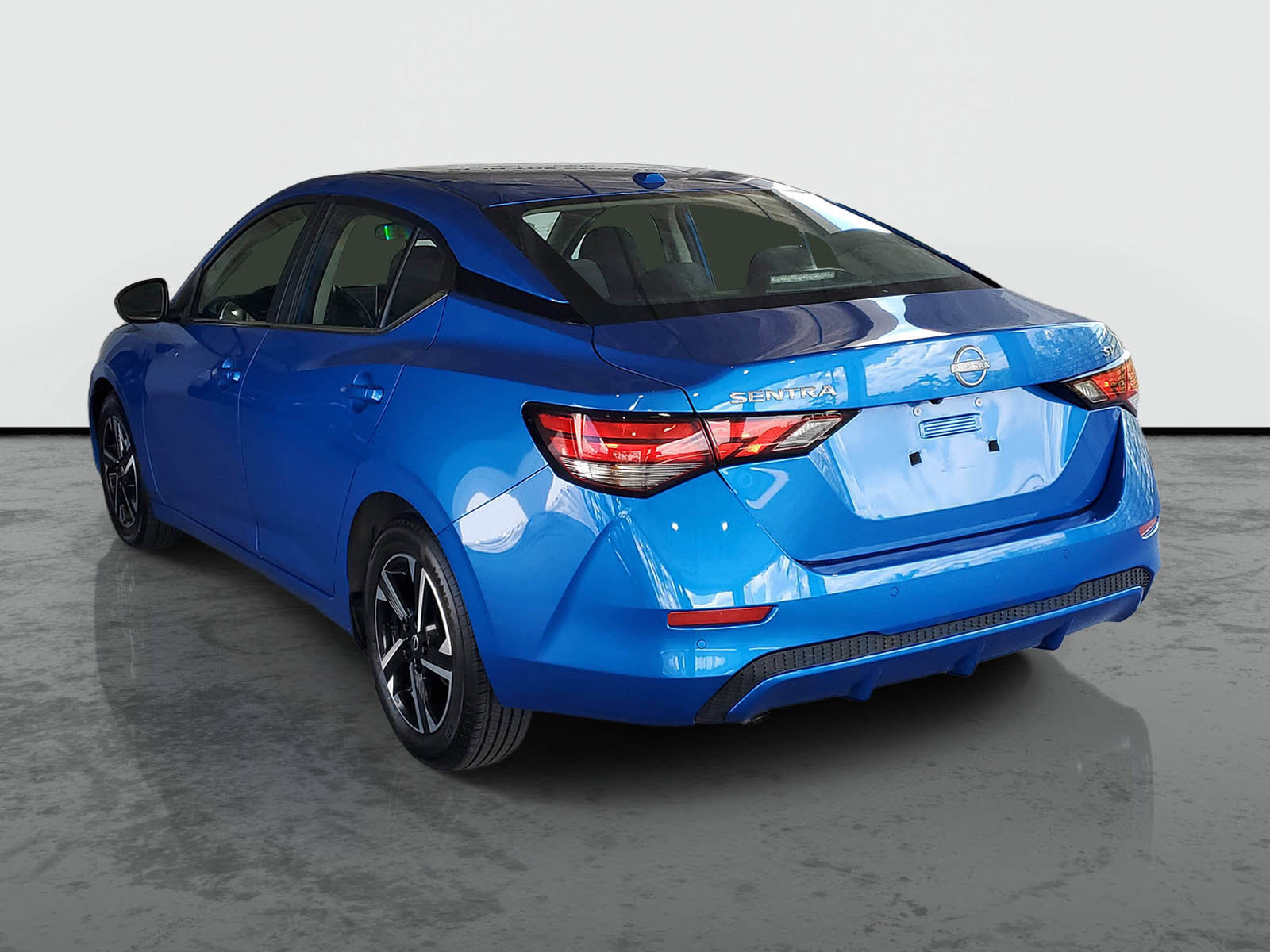 Used 2024 Nissan Sentra SV image 3