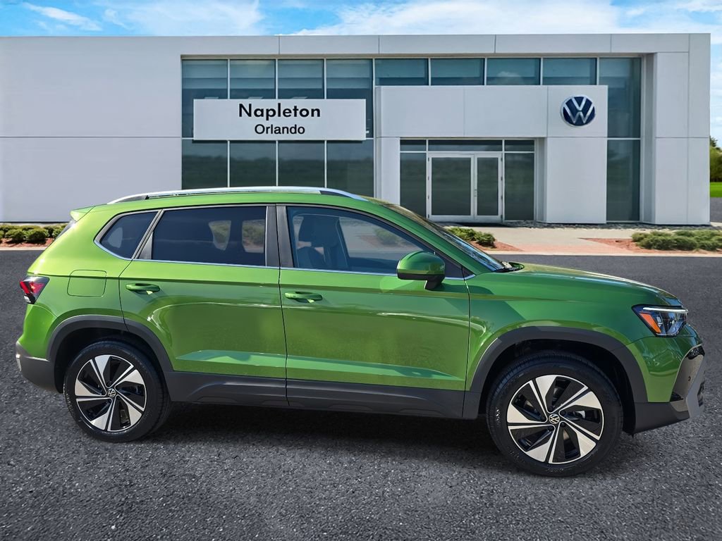 New 2026 Volkswagen Taos SE AWD/4WD image 2