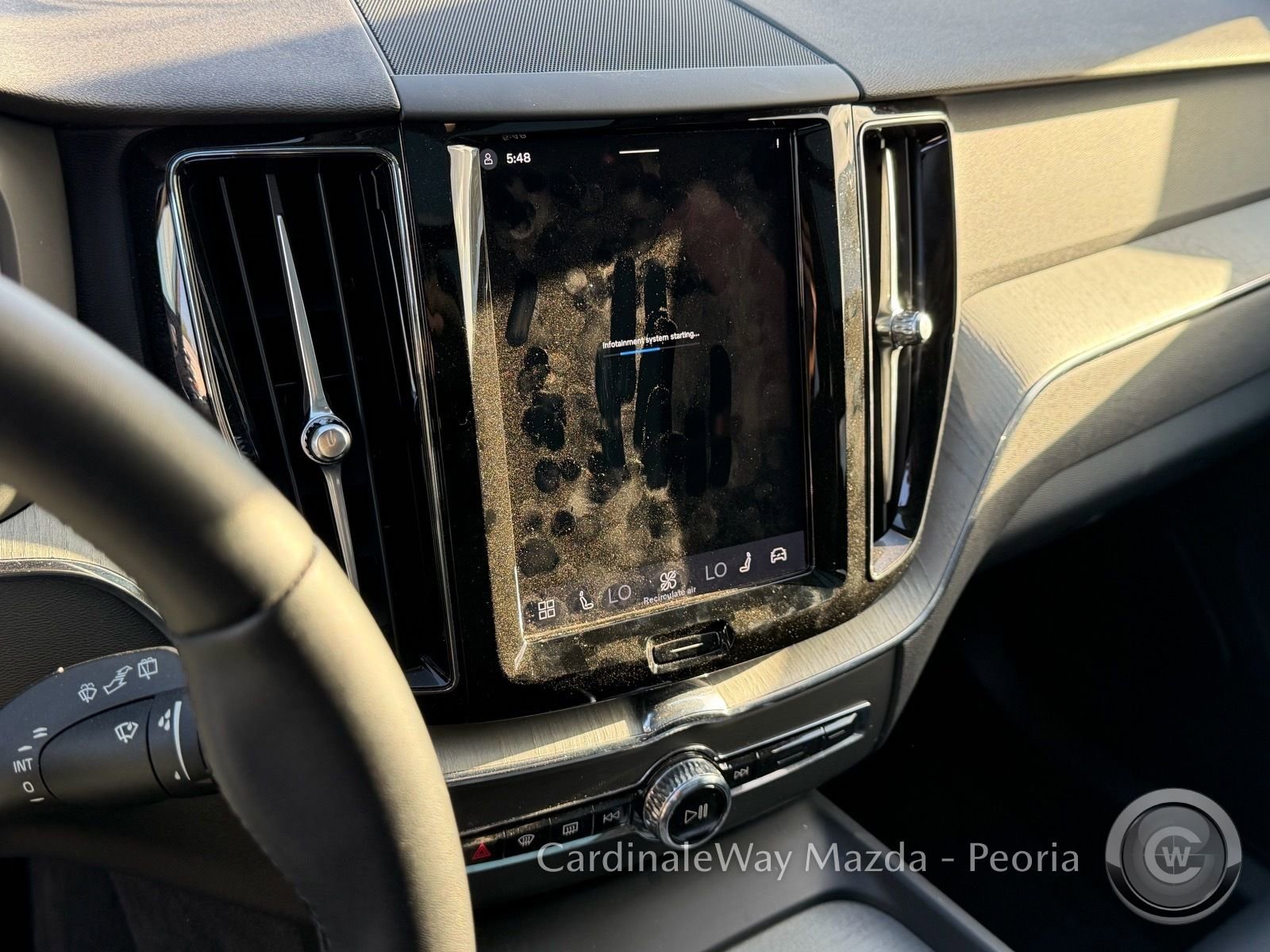 Used 2025 Volvo XC60 B5 Plus AWD/4WD image 9