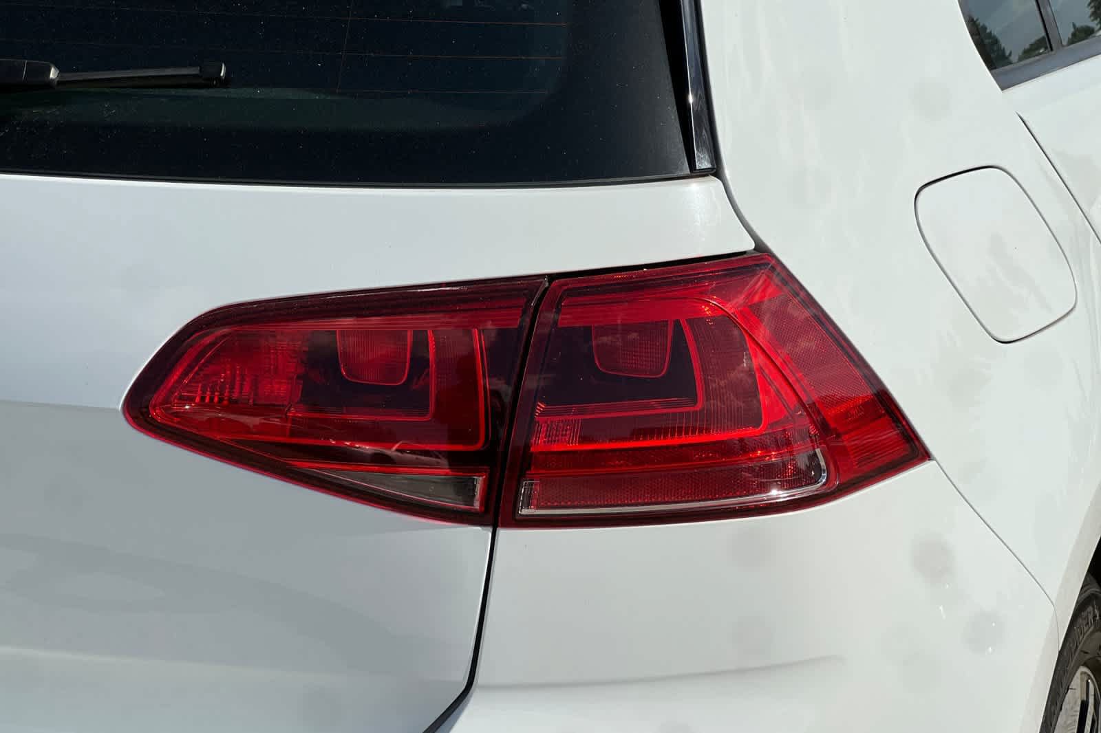 Used 2015 Volkswagen e-Golf SEL Premium FWD image 35