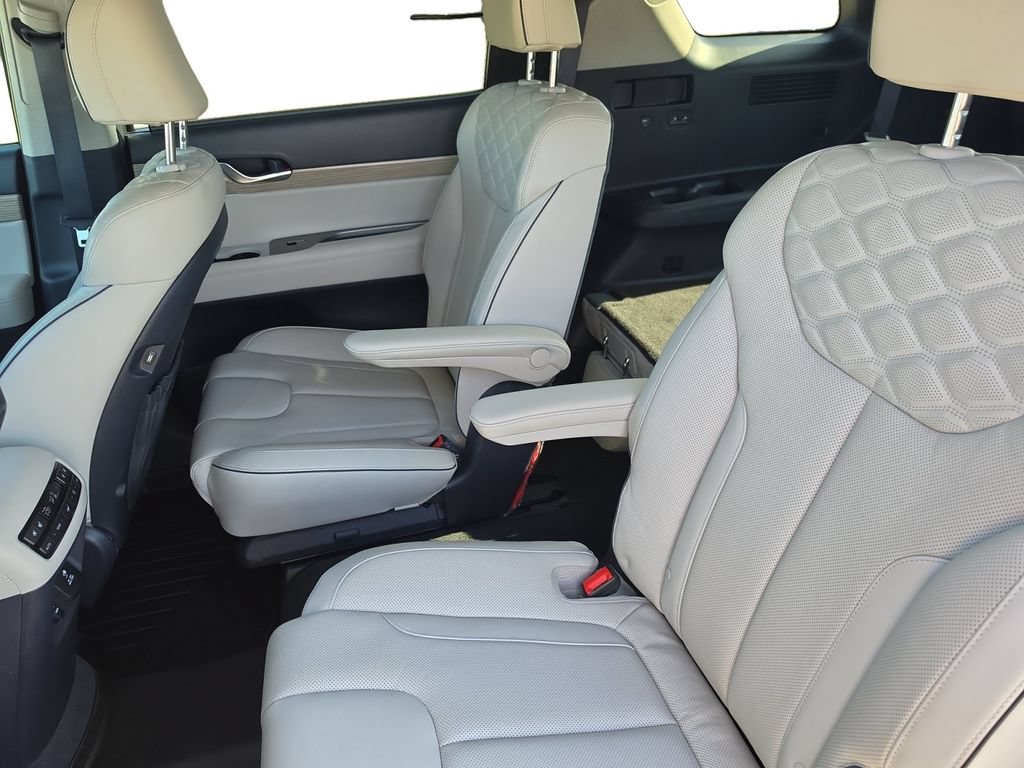 Used 2021 Hyundai Palisade Limited FWD image 14