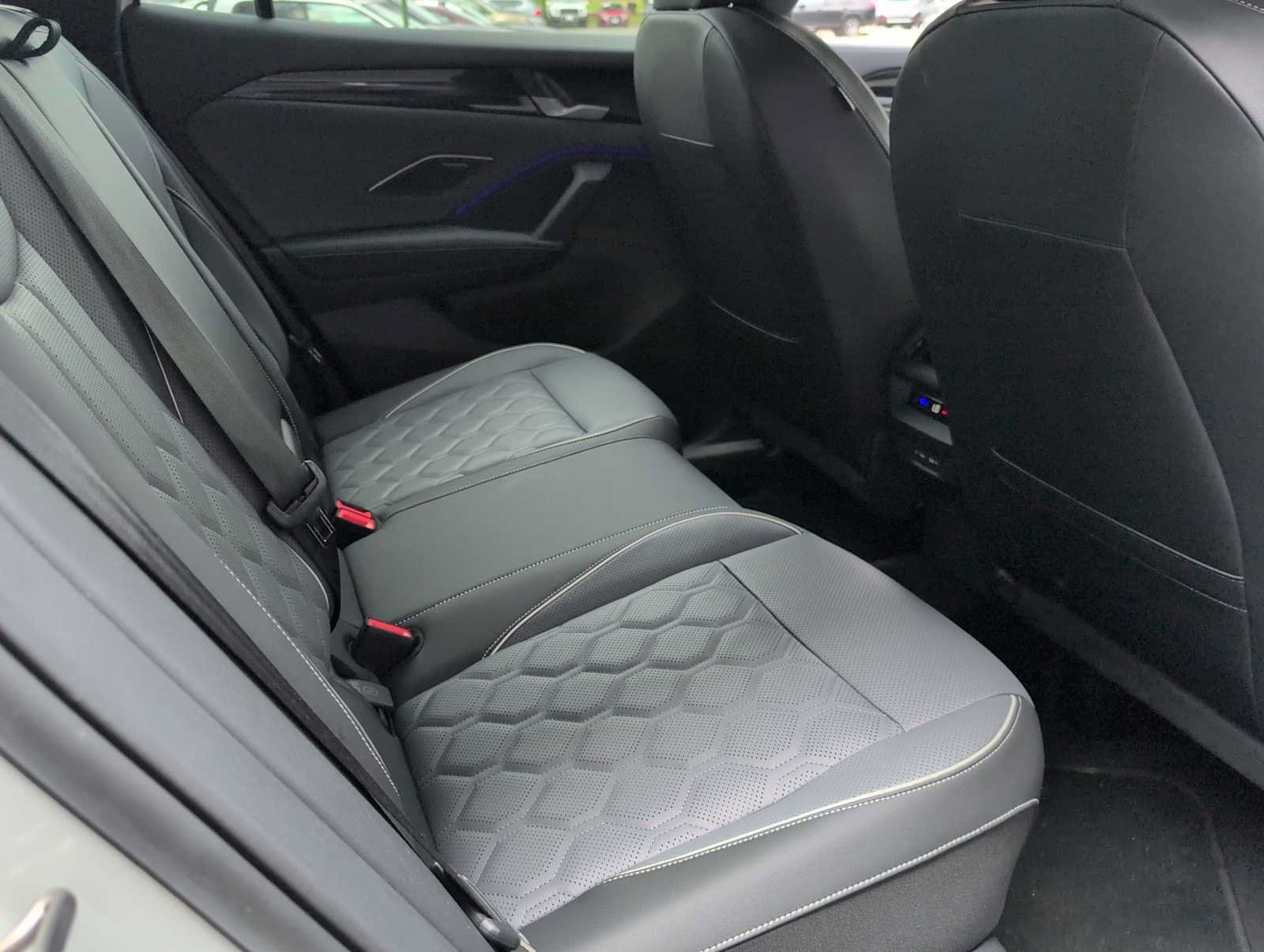 Used 2025 Volkswagen Tiguan SEL R-Line AWD/4WD image 20