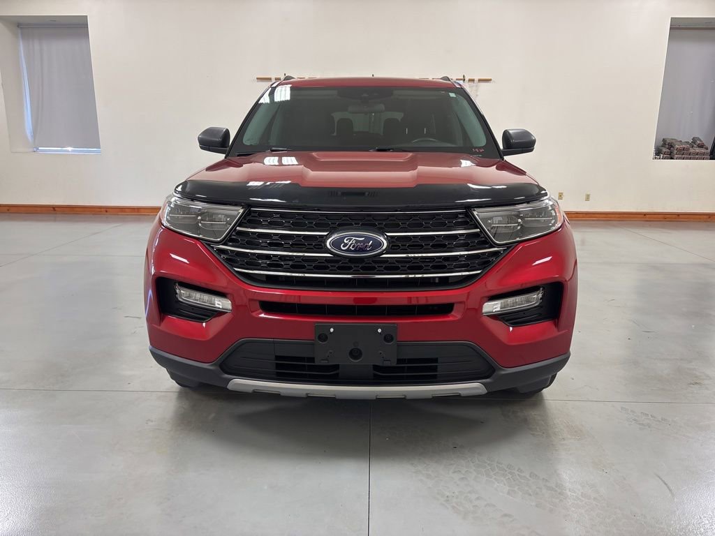 Used 2022 Ford Explorer XLT w/ Equipment Group 202A AWD/4WD image 3
