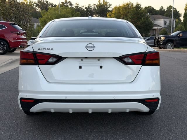 Used 2025 Nissan Altima 2.5 SV FWD image 4